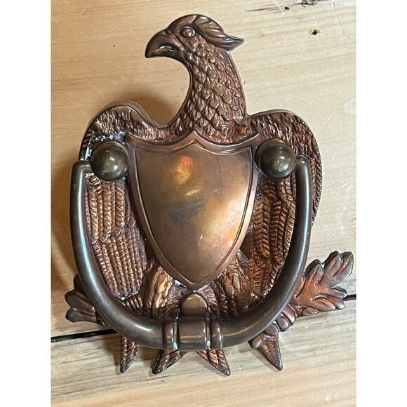Vintage Brass American Eagle Door Knocker w/ mounting hardware. - Picture 4 of 8